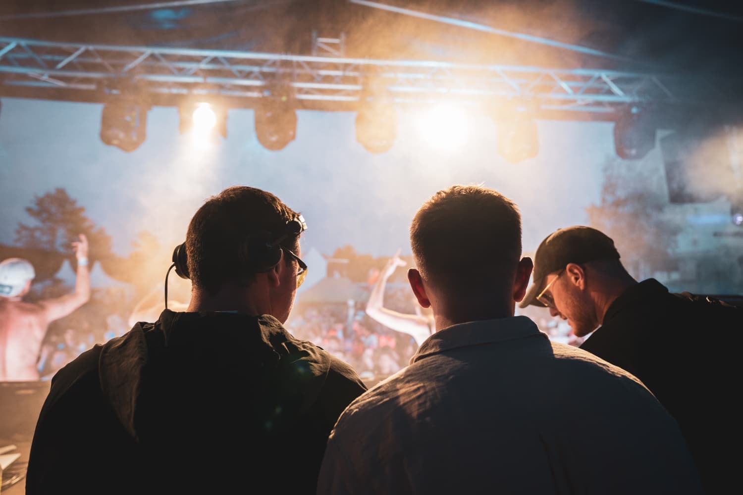 Erik on stage from behind